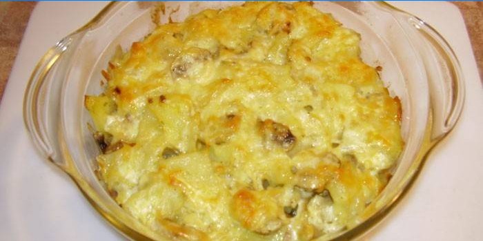 Bakade potatisar med svamp och ost