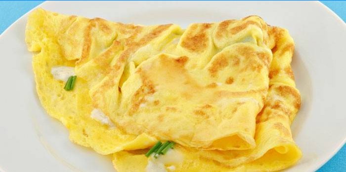 Tunn diet omelet med keso och örter