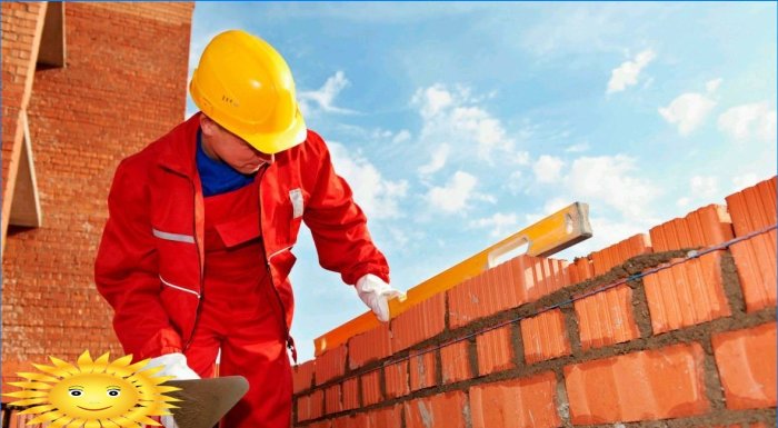 Murverk och förstärkt murverk: hur man fälls väggarna korrekt