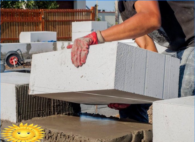 Murverk och förstärkt murverk: hur man fälls väggarna korrekt