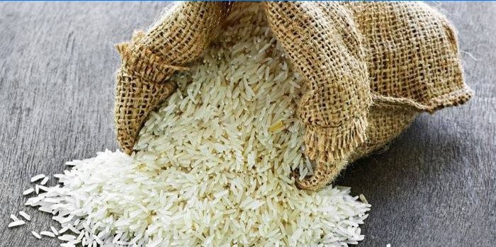 Långkornigt ris i en påse
