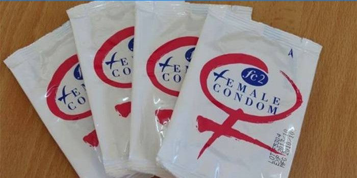 Kvinnliga kondomer i förpackning