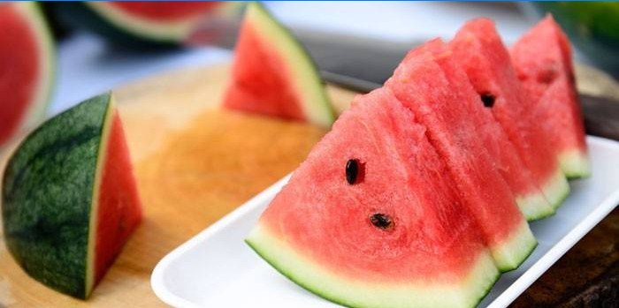 Skivad vattenmelon