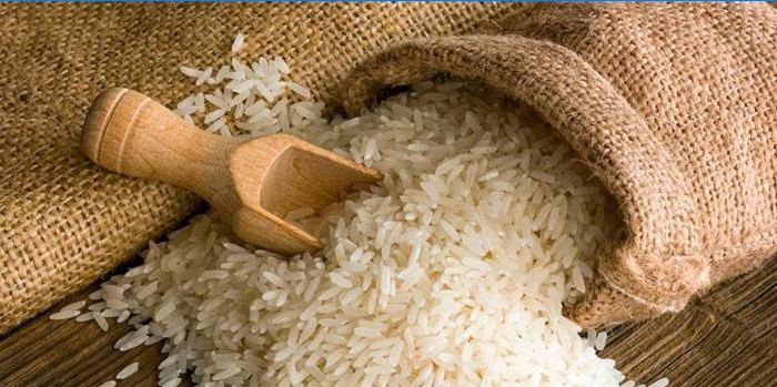 Långkornigt ris i en påse