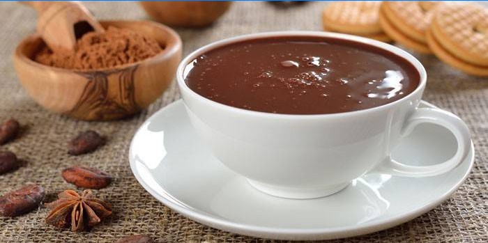 Varm choklad i en kopp