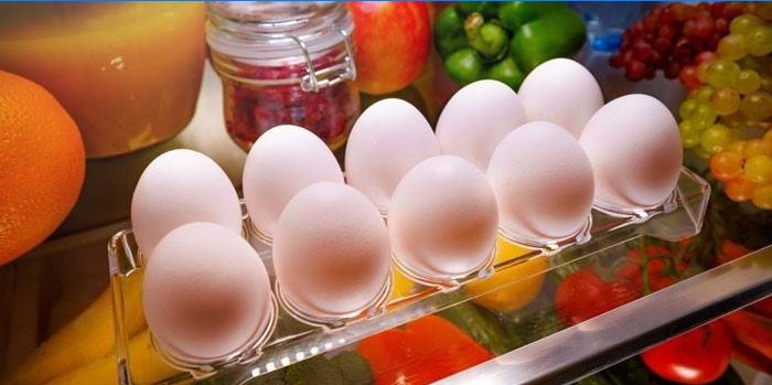 Hur många kokta ägg lagras i kylen och frysen och vad det beror på