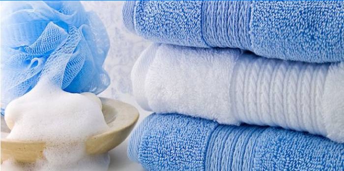 Handdukar, tvättduk och tvålskum