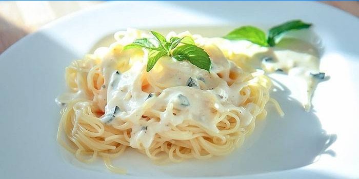 Spaghetti med ostsås